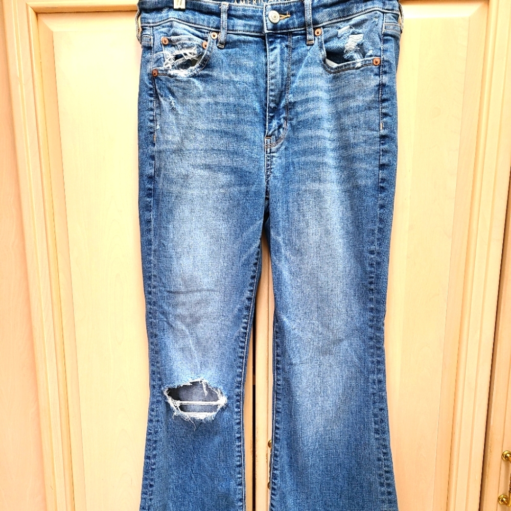 American Eagle Super Hi-rise  Flare 6 Reg